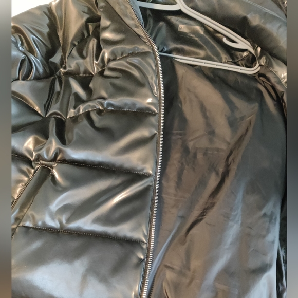 Mountain Warehouse Minus Temperature Primaloft lightweight jacket in black color - Picture 3 of 5